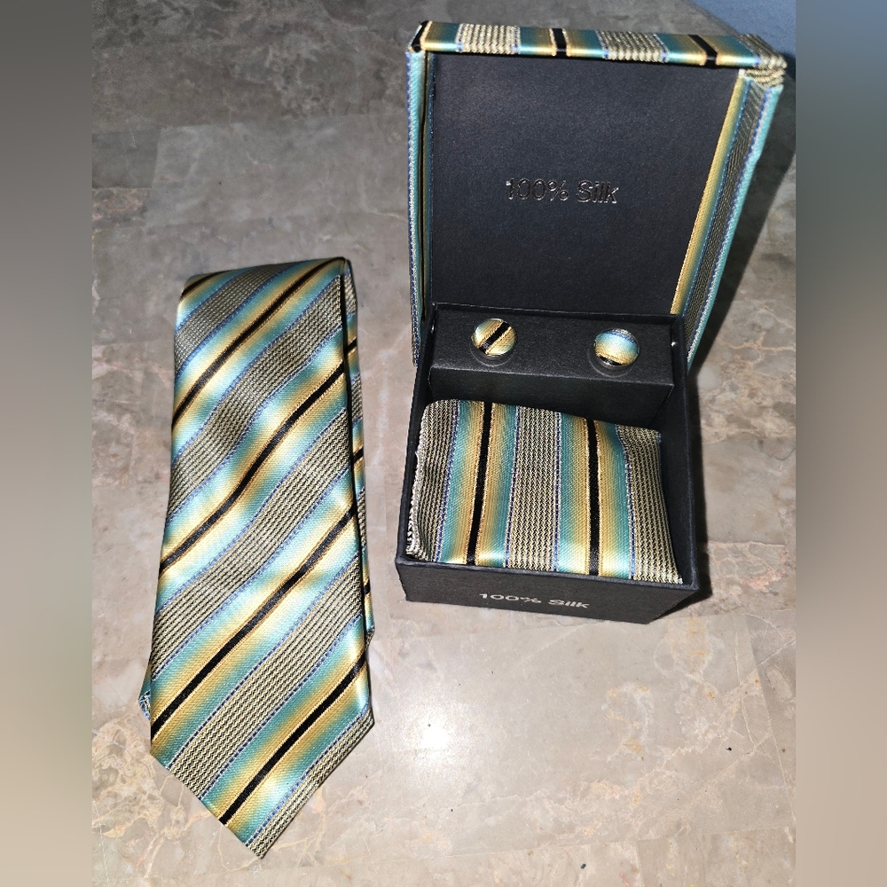 Atlas Diamond Silk Tie Cufflinks Hanky Set Blue Gold and Black